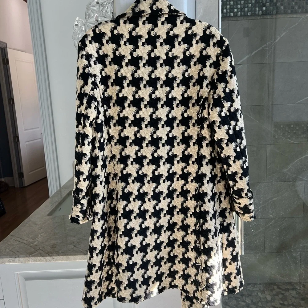 Alice + Olivia Stefan Notch Collar Coat Black Almond - Picture 10 of 13